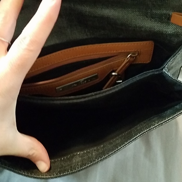 Kenneth Cole New York Clutch with Strap - Picture 3 of 3